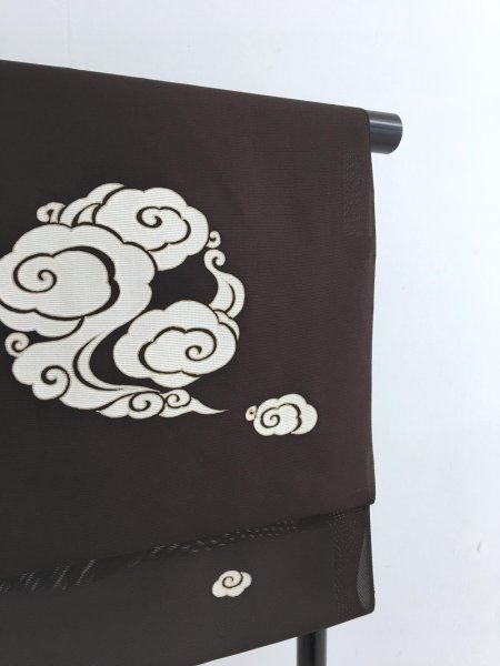画像4: 新古駒絽濃茶色地名古屋帯*雲文(未仕立) (4)