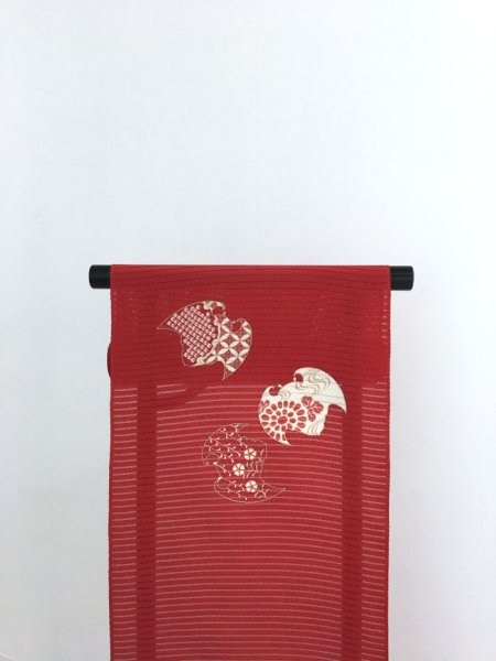 画像4: 新古絽縮緬赤色地名古屋帯＊蝙蝠（未仕立） (4)